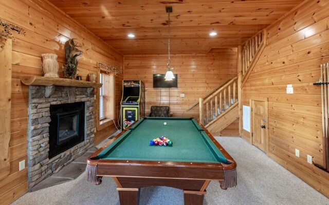 SmokyStays 5 Bedroom Cabin
