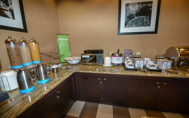 Hampton Inn & Suites Bremerton