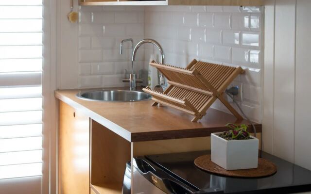 Stylish 2 Bed Art Deco Apartment