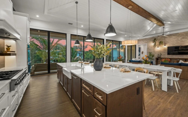 Salty Oak in Siesta Key