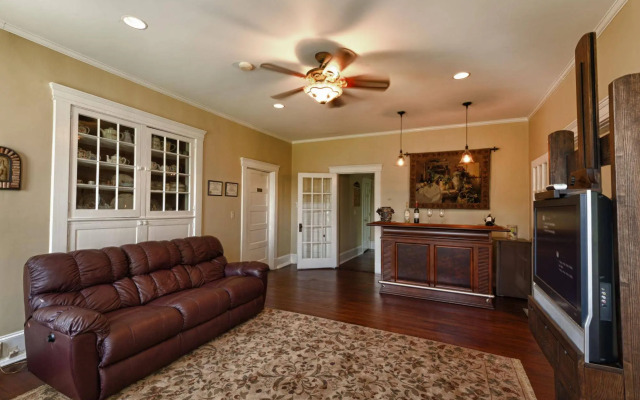 Steeles Tavern Manor