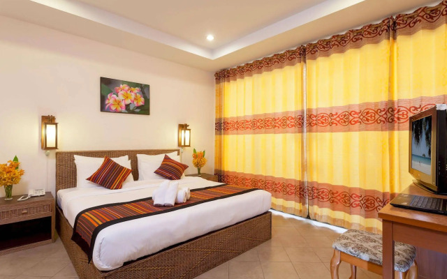 Kata Silver Sand Hotel by Eazy