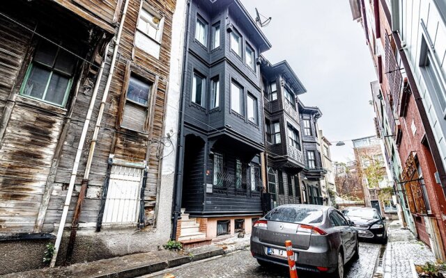 Room in Guest Room - Deluxe Double Room 4