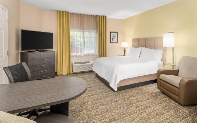 Candlewood Suites Destin-Sandestin, an IHG Hotel