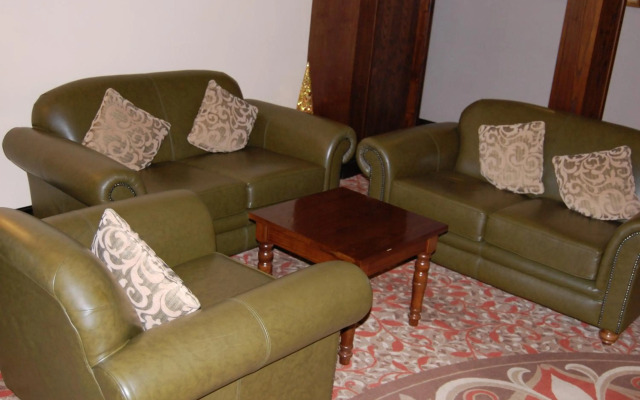 Best Western Plus Pastures Hotel