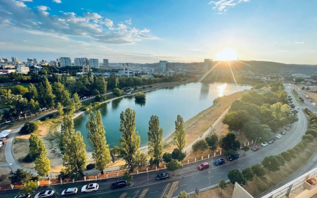 Koloseo residence. Free parking. Lake view.