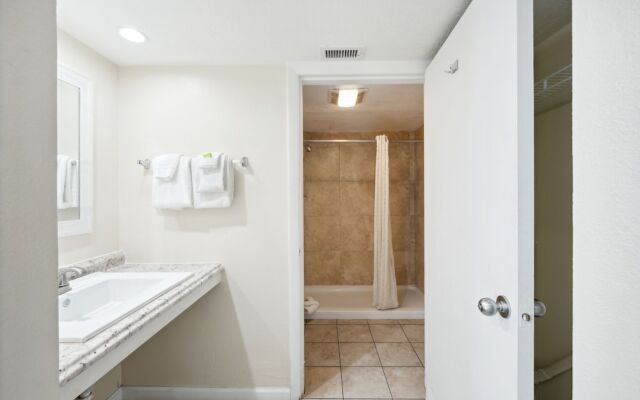 Seahaven Beach Hotel