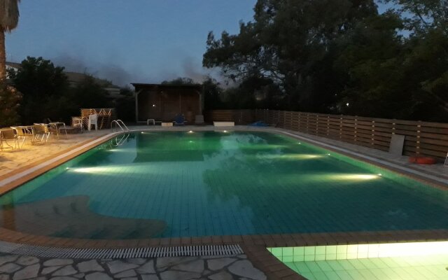 Pierhouse Hotel in Gouvia