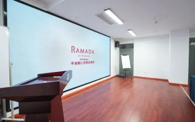 Pinghu Dingren Ramada Hotel