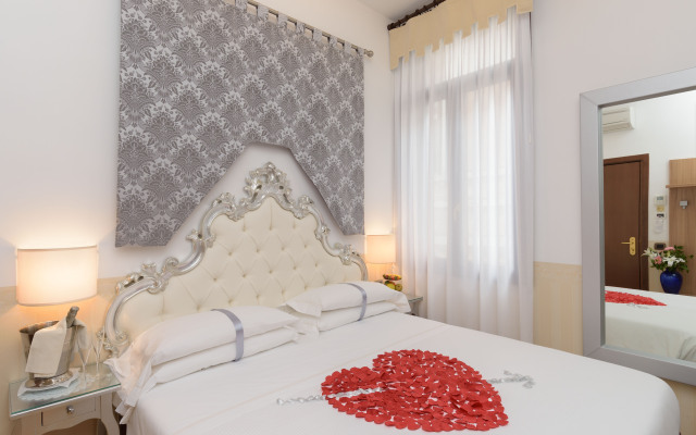 Unahotels Ala Venezia - Adults Only