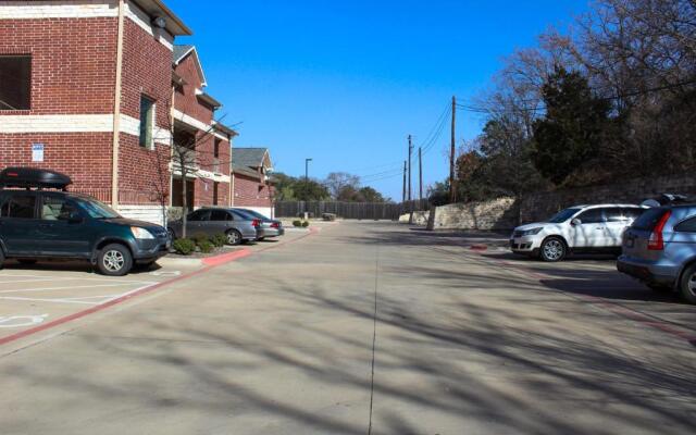 Texas Bungalows Hotel & Hotel Que at Lakeline Austin Cedar Park