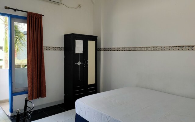 OYO 93412 Kost Irma Syariah Near UPTD SMP Negeri 8 Parepare