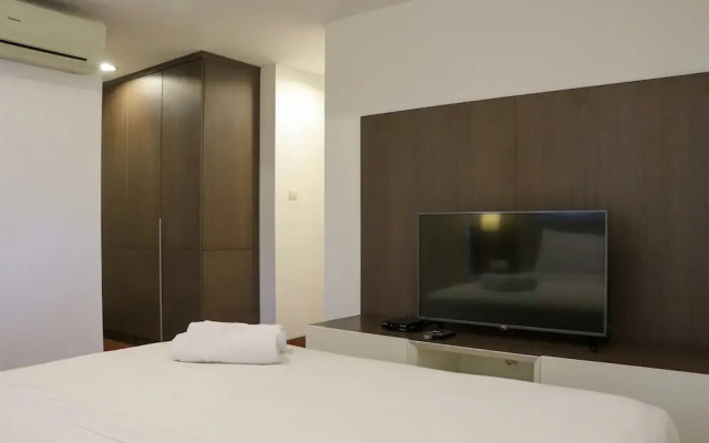 Elegant And Spacious 2Br At Apartment Simprug Park Residences