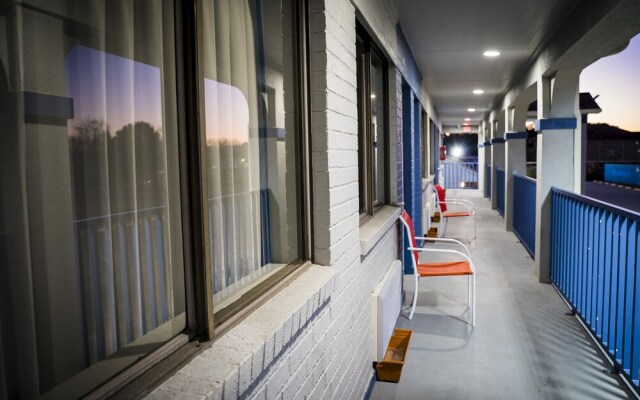 Travelers Inn And Suites