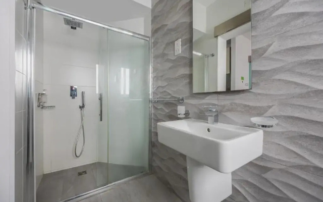 Jules Suites