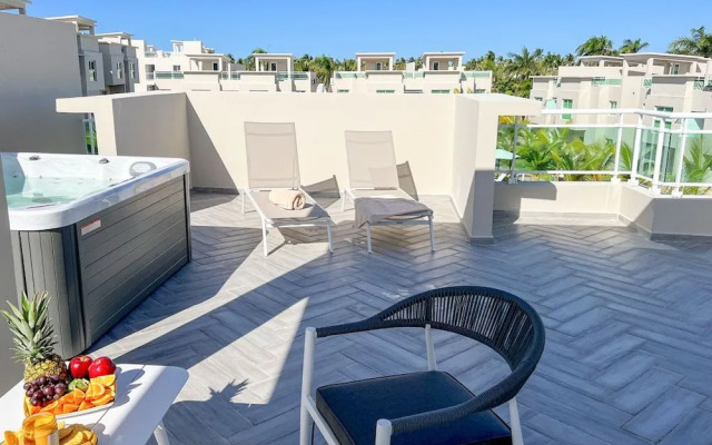 Playa Palmera Beach Resort