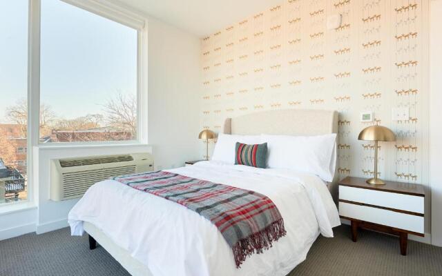 Vibrant Uptown Suites by Sonder