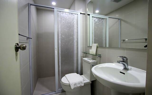 Siglo Suites @ The Azure Urban Resort Residences