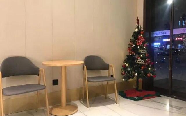 Yilong Anyun Hotel (Binjiang Runshou North Road Branch, Jiangning District, Nanjing)