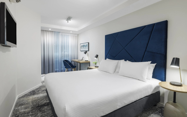 Отель Brady Apartment Hotel Flinders Street