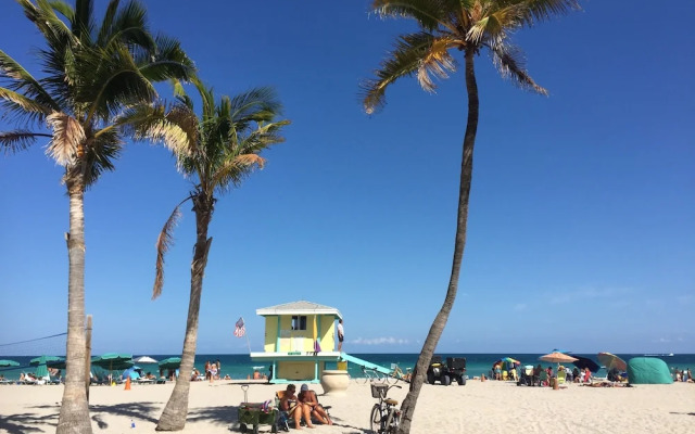 4BR, 4BA House Beach, Entertainment, Nightlife