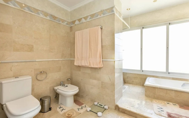 Luxury Apartment With Sea View In Marbella