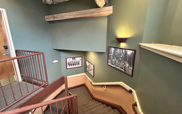 The Common Man Inn & Spa