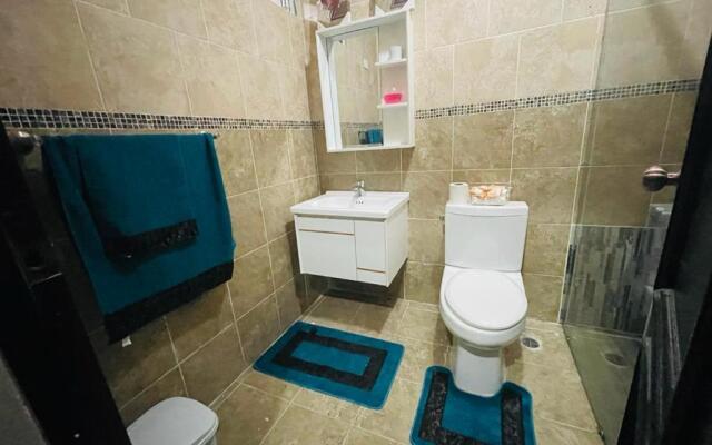 Condo 3 Bd Apt, Internet,2 Parqueo,lavadora,ac