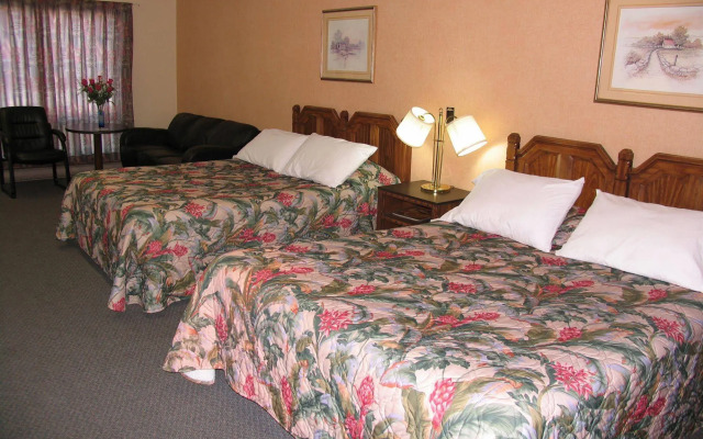 Seven Oakes Motel
