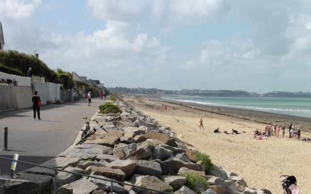 Comfortable Holiday Home 50 m From the sea