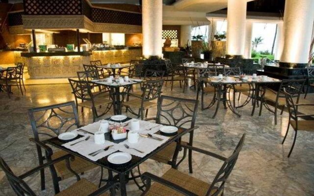 The Grand Mayan Acapulco