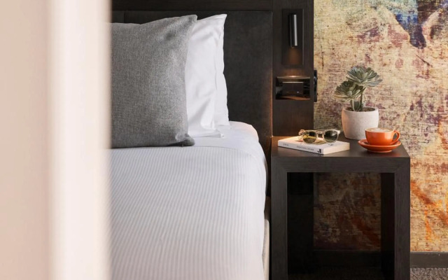 Kennigo Hotel Brisbane, Independent Collection by EVT