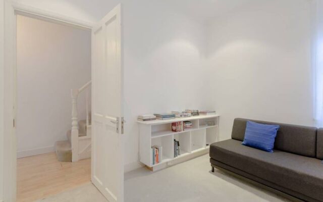 2 Bedroom House in Kensal Green