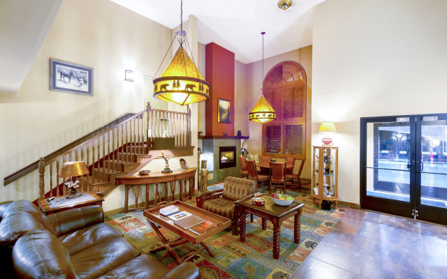 Holiday Inn Express Hotel & Suites Raton by IHG - фото 3