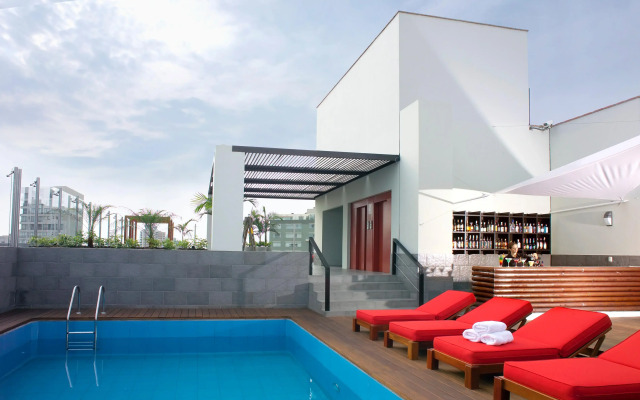 Radisson Hotel Decapolis Miraflores