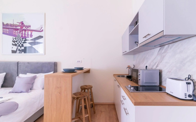 Jevrejska-Central Studio with Free Parking