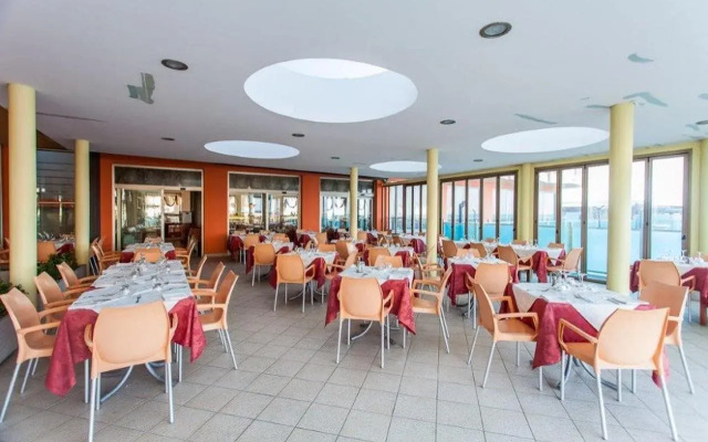 Hotel Adria Beach Club