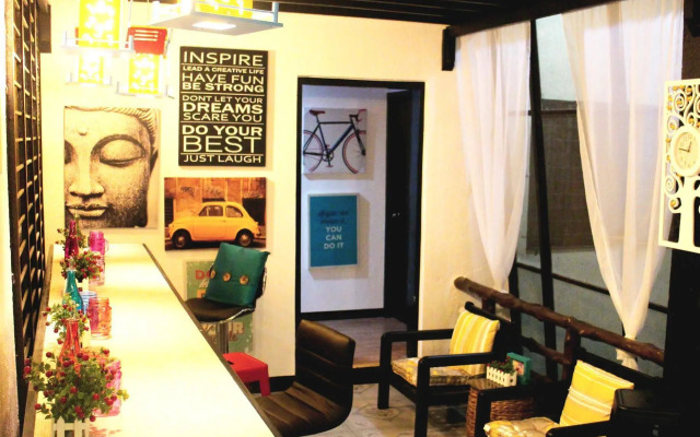 Mountain Breeze Hostel Tagaytay Center