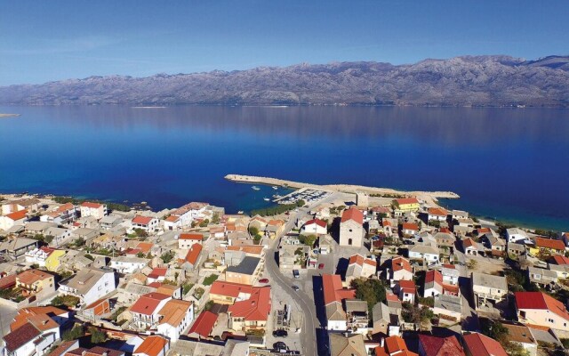 Amazing Home in Razanac With 2 Bedrooms and Wifi