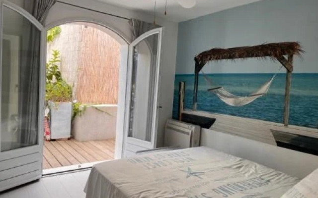 Calvi, Maison de charme, Jardin, plage 150 mètres.