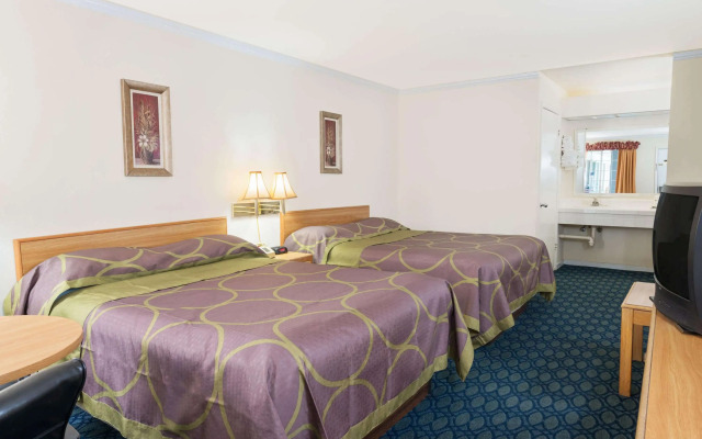 Super 8 by Wyndham Auburn