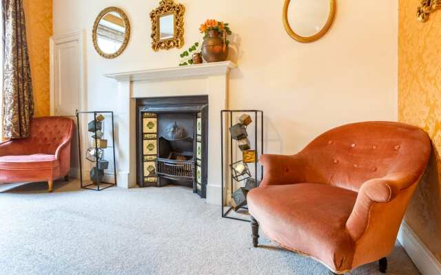 The Wonderland Townhouse - Amazing Alice in Wonderland 8BDR Home