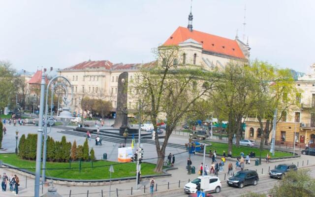 Apartment on Svobody 7