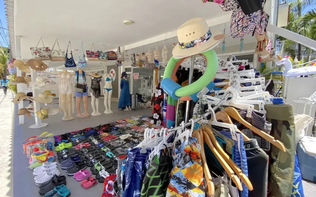 SOL CARIBE DELUXE STUDIOS playa LOS CORALES