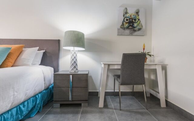 Turibana Plaza Suite 6 w Balcony