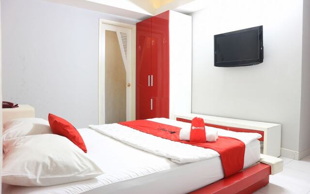 RedDoorz near Gia Dinh Church