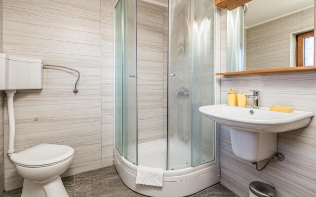 Amazing Home in Rakovicko Seliste With Wifi and 2 Bedrooms