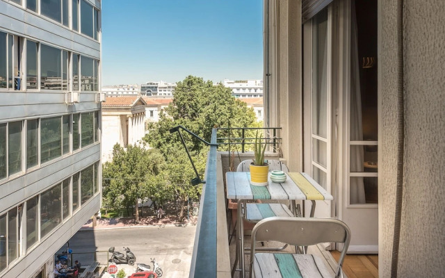 Adelos City apartment next to Academy