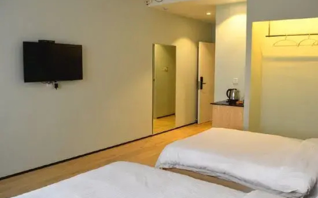 Huaiji Feiyang Business Hotel