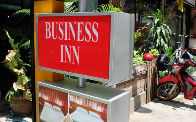 Business Inn At Sukhumvit 11 By Hjz